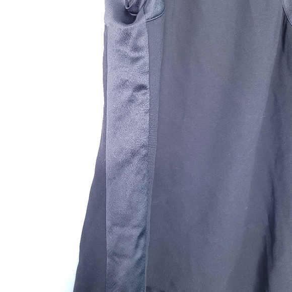 WHITE HOUSE BLACK MARKET Women's Black Sleeveless Top With Keyhole Back Size 2 - Picture 7 of 12